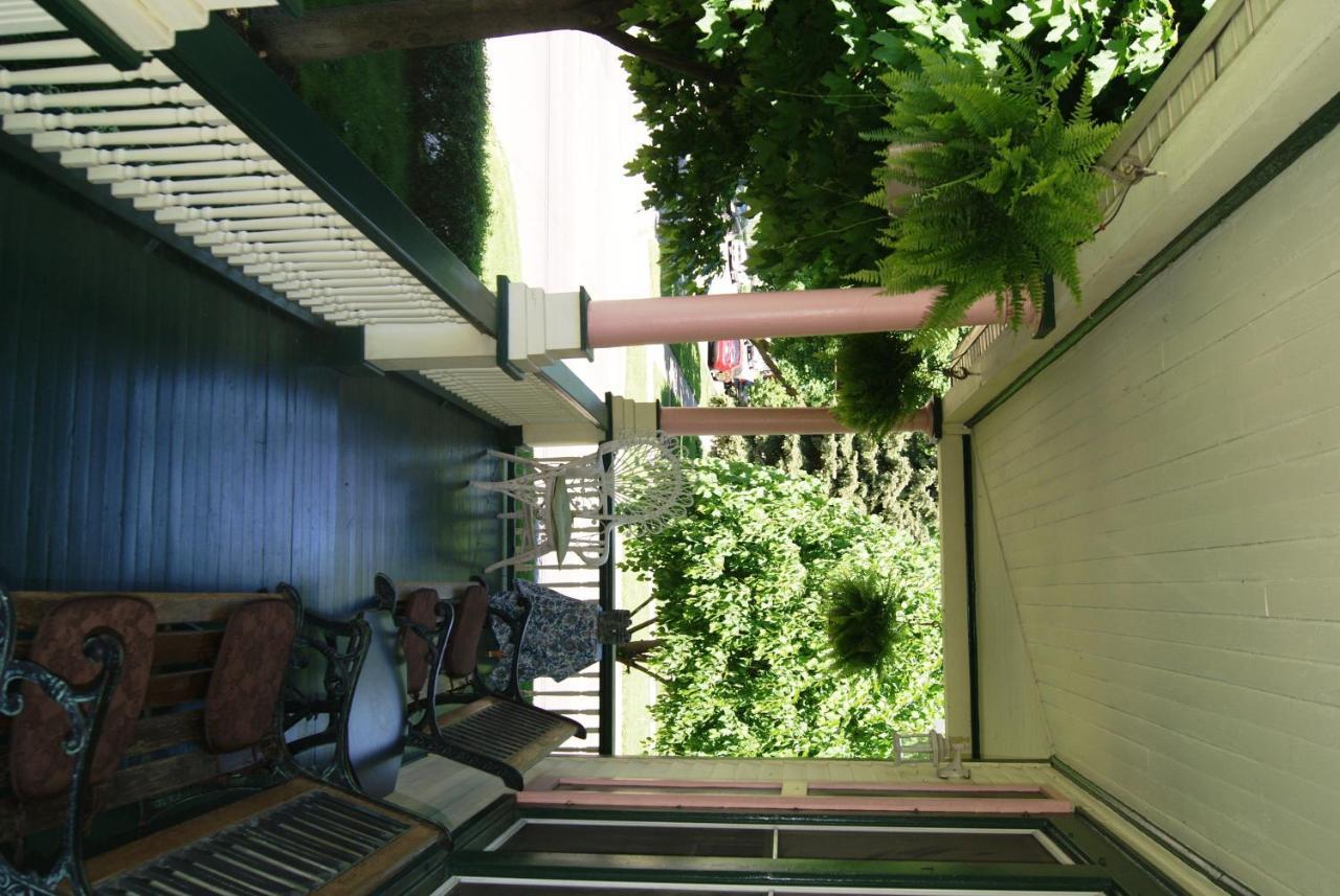 Ye Olde Walkerville Bed & Breakfast Windsor Exteriör bild